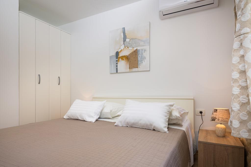 Cindro Apartment With Terrace Split Exterior photo